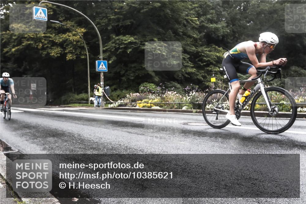 13.09.2026 - Stadtparktriathlon H.Heesch http://msf.ph/oto/10385621 13.09.2026 13:18:19 Radfahren 1329, 1397, 1417, 1443 meine-sportfotos.de