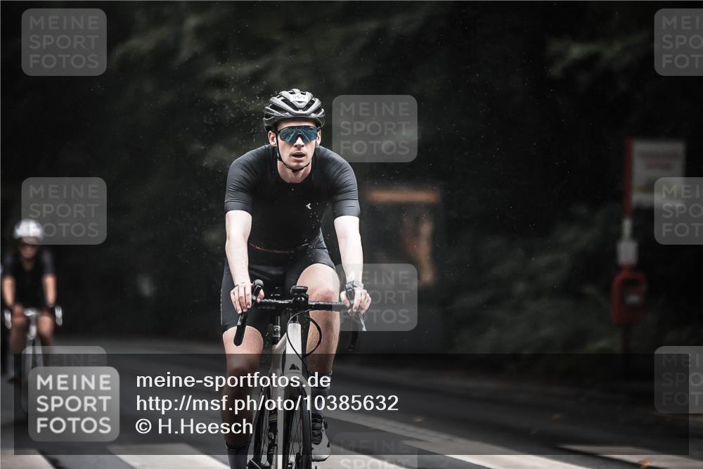 13.09.2026 - Stadtparktriathlon H.Heesch http://msf.ph/oto/10385632 13.09.2026 12:39:17 Radfahren 969, 1114, 1156, 1189 meine-sportfotos.de