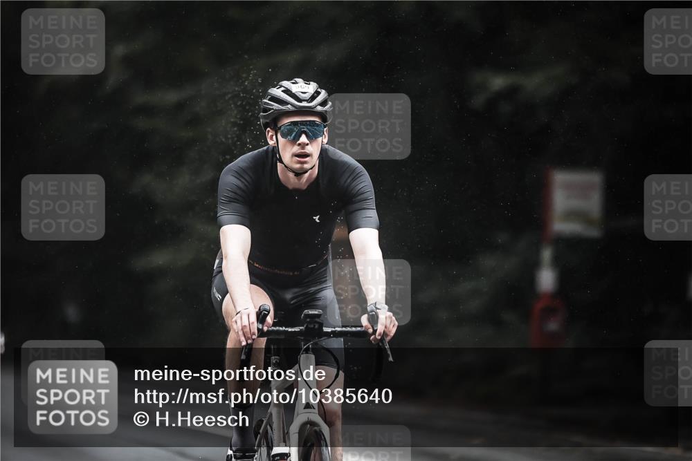 13.09.2026 - Stadtparktriathlon H.Heesch http://msf.ph/oto/10385640 13.09.2026 12:39:17 Radfahren 969, 1114, 1156, 1189 meine-sportfotos.de