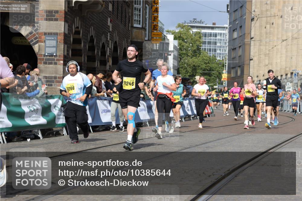 13.09.2026 - 21. swb-Marathon Bremen Strokosch-Dieckow http://msf.ph/oto/10385644 13.09.2026 11:07:25 Ziel 10156, 10360, 11100, 11257, 11393, 11439, 11600, 11684, 11696, 11822, 11823, 12255, 10138, 10279, 10280, 10363, 10364, 10501, 10505, 10580, 10907, 10935, 11223, 11643, 11767, 11899, 11924, 11934, 12167, 12168, 12194, 12210, 12277, 12419, 12509 meine-sportfotos.de
