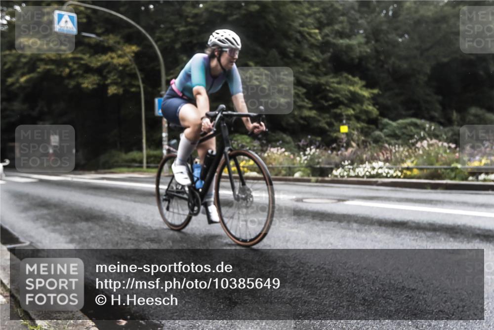 13.09.2026 - Stadtparktriathlon H.Heesch http://msf.ph/oto/10385649 13.09.2026 13:18:43 Radfahren 1357, 1393, 1456 meine-sportfotos.de