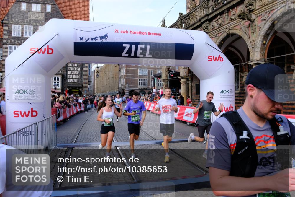 13.09.2026 - 21. swb-Marathon Bremen Tim E. http://msf.ph/oto/10385653 13.09.2026 13:23:41 Ziel 672, 2306, 2371, 2409, 2427, 2899, 3078, 3173, 3531, 3861, 3939, 5820, 5821, 6848, 6923, 8045, 8863, 9088, 9196, 9436, 9827, 10127 meine-sportfotos.de
