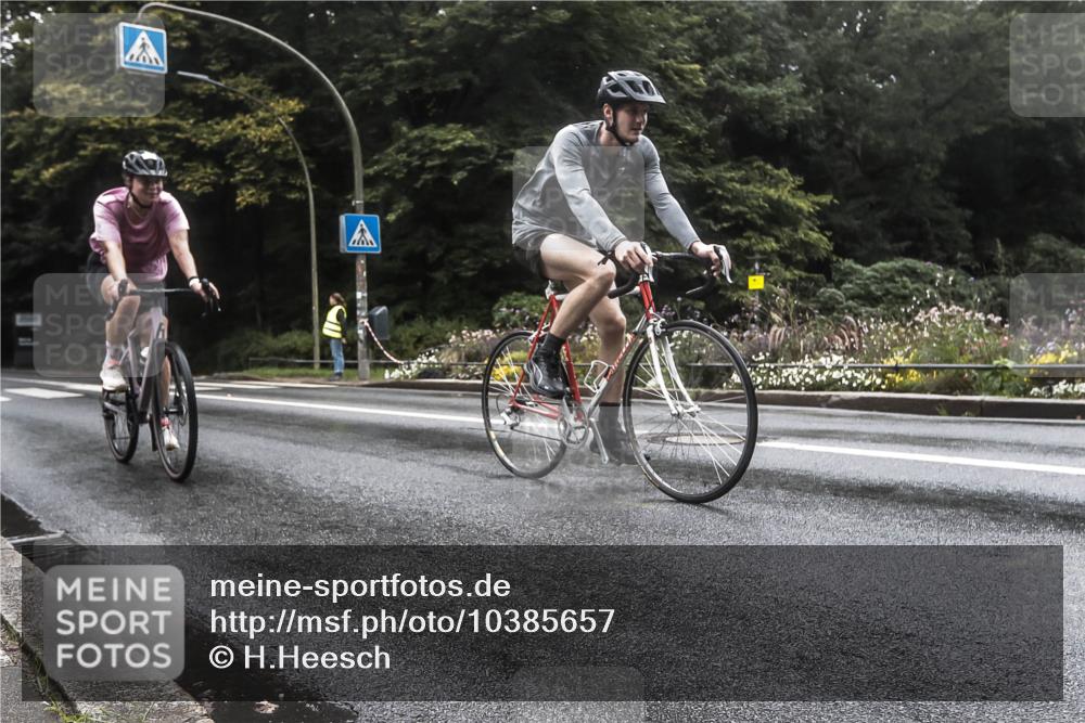 13.09.2026 - Stadtparktriathlon H.Heesch http://msf.ph/oto/10385657 13.09.2026 13:18:51 Radfahren 1363, 1392, 1411, 1463, 1468 meine-sportfotos.de