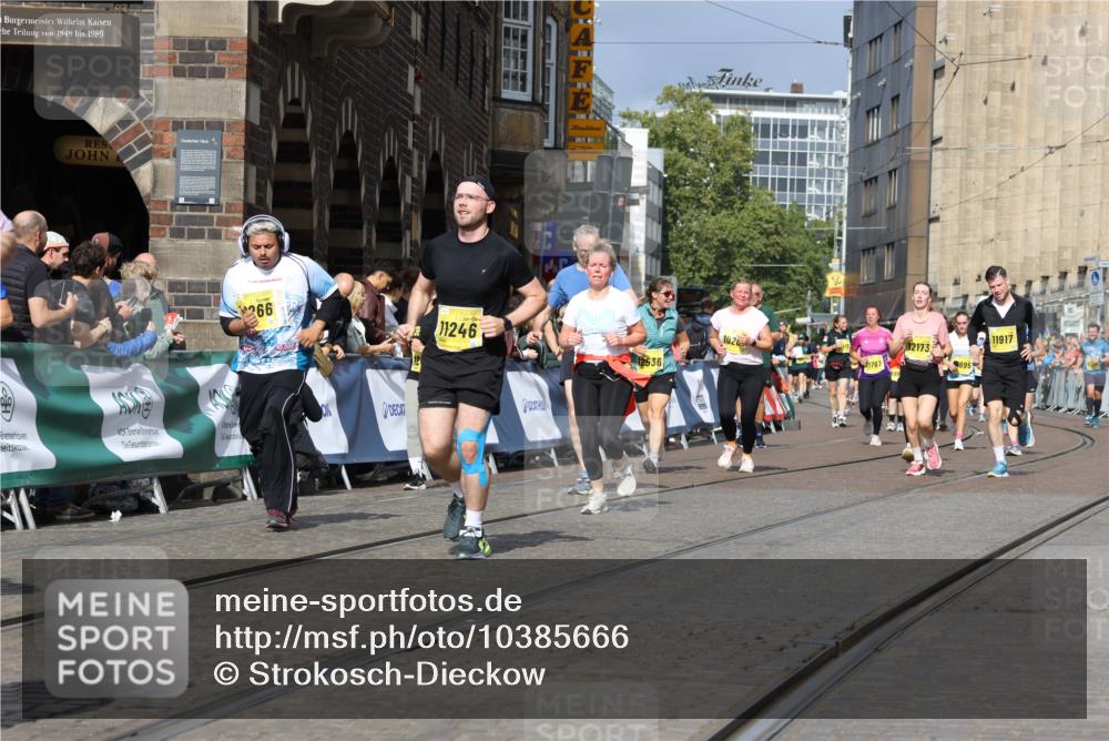 13.09.2026 - 21. swb-Marathon Bremen Strokosch-Dieckow http://msf.ph/oto/10385666 13.09.2026 11:07:25 Ziel 10156, 10360, 11100, 11257, 11393, 11439, 11600, 11684, 11696, 11822, 11823, 12255, 10138, 10279, 10280, 10363, 10364, 10501, 10505, 10580, 10907, 10935, 11223, 11643, 11767, 11899, 11924, 11934, 12167, 12168, 12194, 12210, 12277, 12419, 12509 meine-sportfotos.de