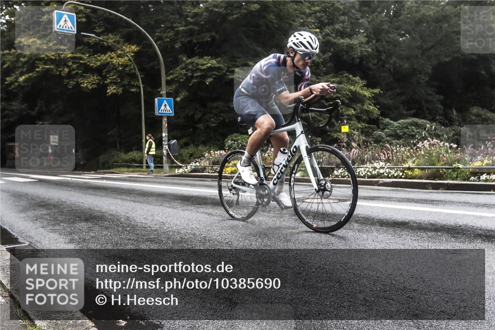 13.09.2026 - Stadtparktriathlon H.Heesch http://msf.ph/oto/10385690 13.09.2026 13:19:09 Radfahren 1229, 1326, 1338 meine-sportfotos.de