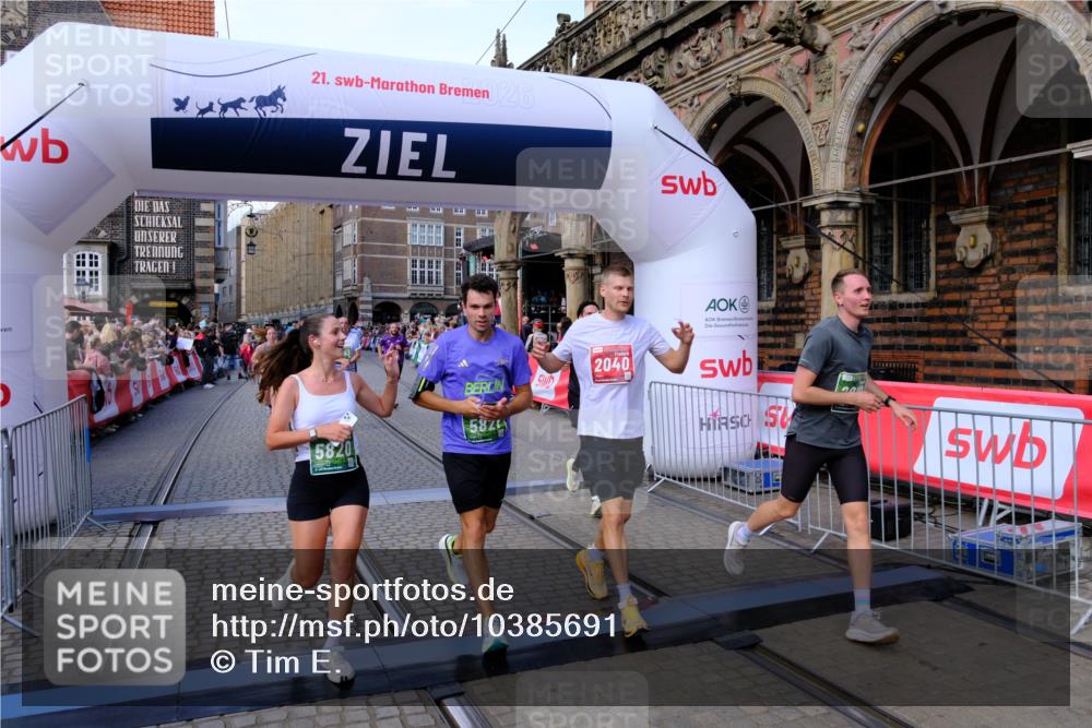 13.09.2026 - 21. swb-Marathon Bremen Tim E. http://msf.ph/oto/10385691 13.09.2026 13:23:42 Ziel 672, 2306, 2371, 2409, 2427, 2899, 3078, 3173, 3531, 3861, 3939, 5820, 5821, 6848, 6923, 8045, 8560, 8863, 9088, 9196, 9436, 9827, 10127 meine-sportfotos.de