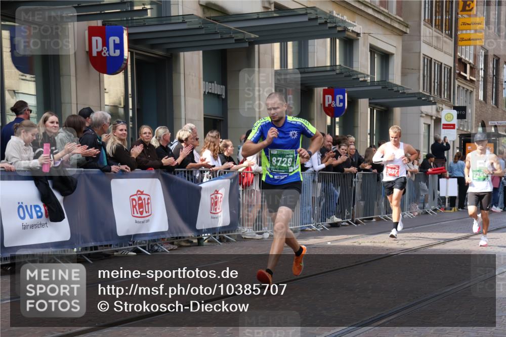 13.09.2026 - 21. swb-Marathon Bremen Strokosch-Dieckow http://msf.ph/oto/10385707 13.09.2026 12:52:33 Ziel 417, 553, 2100, 7244, 8077, 8729, 9522, 525, 959, 1357, 1507, 7768 meine-sportfotos.de