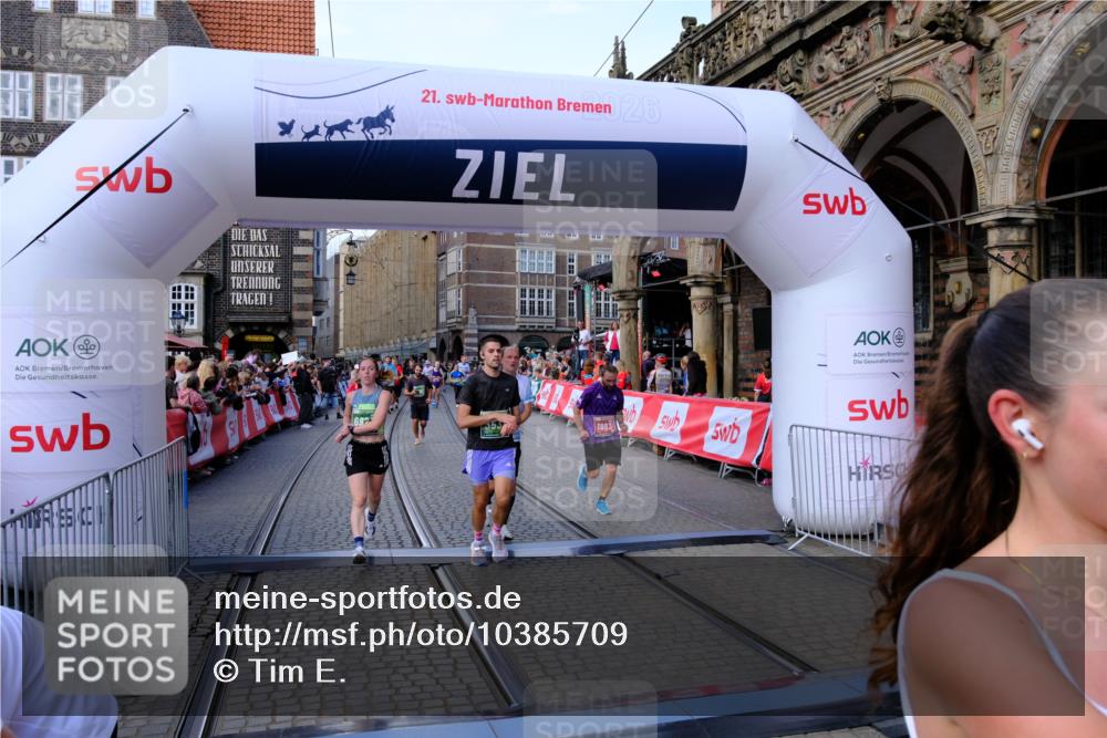 13.09.2026 - 21. swb-Marathon Bremen Tim E. http://msf.ph/oto/10385709 13.09.2026 13:23:44 Ziel 135, 672, 2371, 2409, 2427, 2490, 2627, 2899, 3078, 3138, 3173, 3531, 3856, 3861, 3939, 5820, 5821, 6843, 6848, 6923, 8045, 8560, 8863, 9088, 9196, 9436, 10127 meine-sportfotos.de