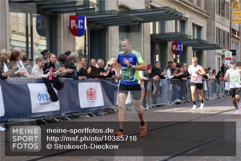 13.09.2026 - 21. swb-Marathon Bremen Strokosch-Dieckow http://msf.ph/oto/10385716 13.09.2026 12:52:33 Ziel 417, 553, 2100, 7244, 8077, 8729, 9522, 525, 959, 1357, 1507, 7768 meine-sportfotos.de