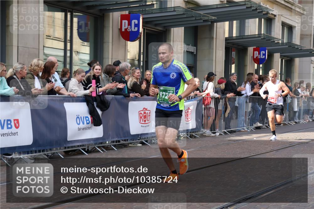 13.09.2026 - 21. swb-Marathon Bremen Strokosch-Dieckow http://msf.ph/oto/10385724 13.09.2026 12:52:33 Ziel 417, 553, 2100, 7244, 8077, 8729, 9522, 525, 959, 1357, 1507, 7768 meine-sportfotos.de
