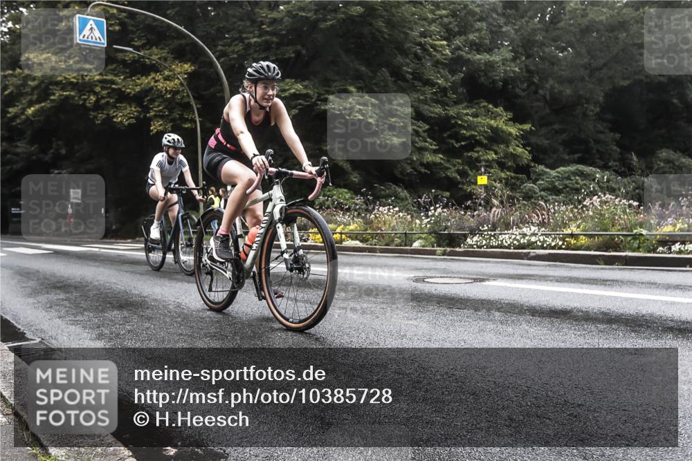 13.09.2026 - Stadtparktriathlon H.Heesch http://msf.ph/oto/10385728 13.09.2026 13:19:43 Radfahren 1348, 1373, 1425, 1448 meine-sportfotos.de