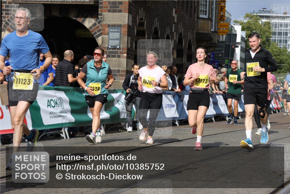 13.09.2026 - 21. swb-Marathon Bremen Strokosch-Dieckow http://msf.ph/oto/10385752 13.09.2026 11:07:29 Ziel 10156, 10360, 10488, 11100, 11246, 11257, 11393, 11439, 11600, 11684, 11696, 11759, 11822, 11823, 12255, 12266, 10138, 10279, 10280, 10363, 10364, 10501, 10505, 10580, 10595, 10907, 10935, 11037, 11223, 11643, 11899, 11924, 11934, 12167, 12168, 12194, 12277, 12307, 12419, 12509 meine-sportfotos.de