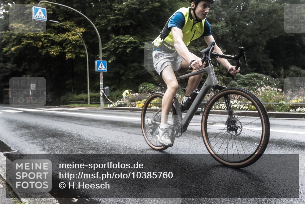 13.09.2026 - Stadtparktriathlon H.Heesch http://msf.ph/oto/10385760 13.09.2026 13:20:32 Radfahren 1323, 1467 meine-sportfotos.de