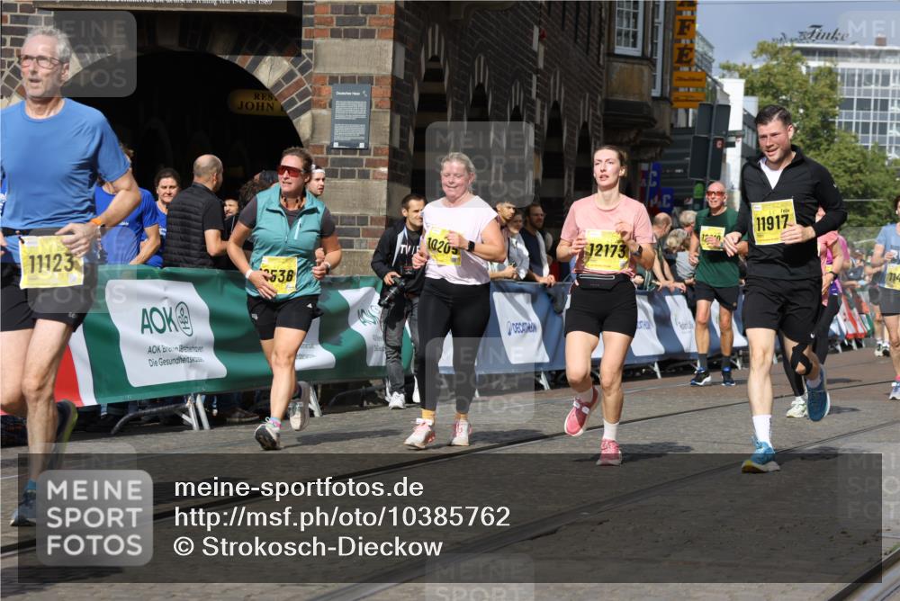 13.09.2026 - 21. swb-Marathon Bremen Strokosch-Dieckow http://msf.ph/oto/10385762 13.09.2026 11:07:29 Ziel 10156, 10360, 10488, 11100, 11246, 11257, 11393, 11439, 11600, 11684, 11696, 11759, 11822, 11823, 12255, 12266, 10138, 10279, 10280, 10363, 10364, 10501, 10505, 10580, 10595, 10907, 10935, 11037, 11223, 11643, 11899, 11924, 11934, 12167, 12168, 12194, 12277, 12307, 12419, 12509 meine-sportfotos.de