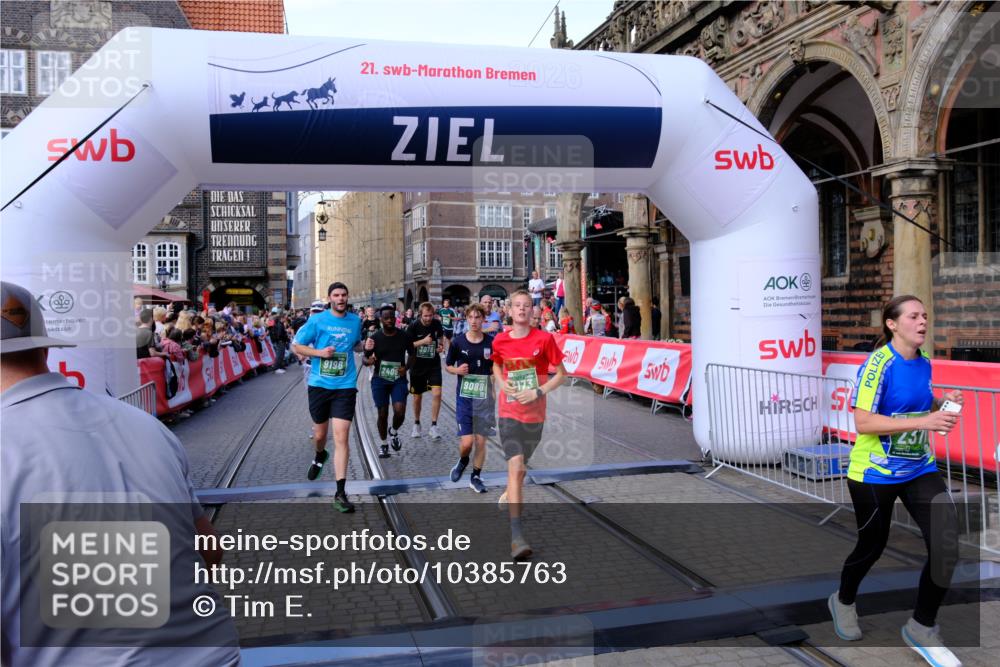 13.09.2026 - 21. swb-Marathon Bremen Tim E. http://msf.ph/oto/10385763 13.09.2026 13:23:51 Ziel 135, 672, 2371, 2409, 2485, 2490, 2560, 2627, 3078, 3138, 3173, 3531, 3642, 3856, 3861, 3939, 5908, 6157, 6843, 6848, 6923, 8095, 8560, 8863, 9088, 9196 meine-sportfotos.de
