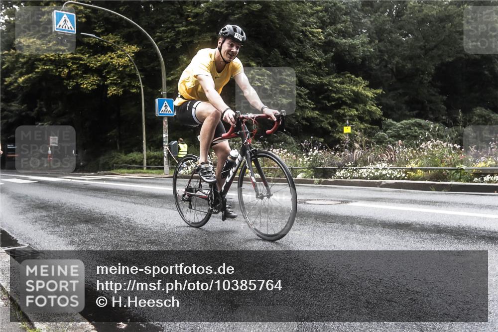13.09.2026 - Stadtparktriathlon H.Heesch http://msf.ph/oto/10385764 13.09.2026 13:20:35 Radfahren 1322, 1323, 1333, 1467 meine-sportfotos.de