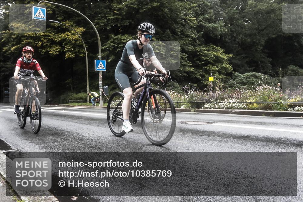 13.09.2026 - Stadtparktriathlon H.Heesch http://msf.ph/oto/10385769 13.09.2026 13:20:38 Radfahren 1293, 1322, 1323, 1333, 1401, 1430, 1505 meine-sportfotos.de
