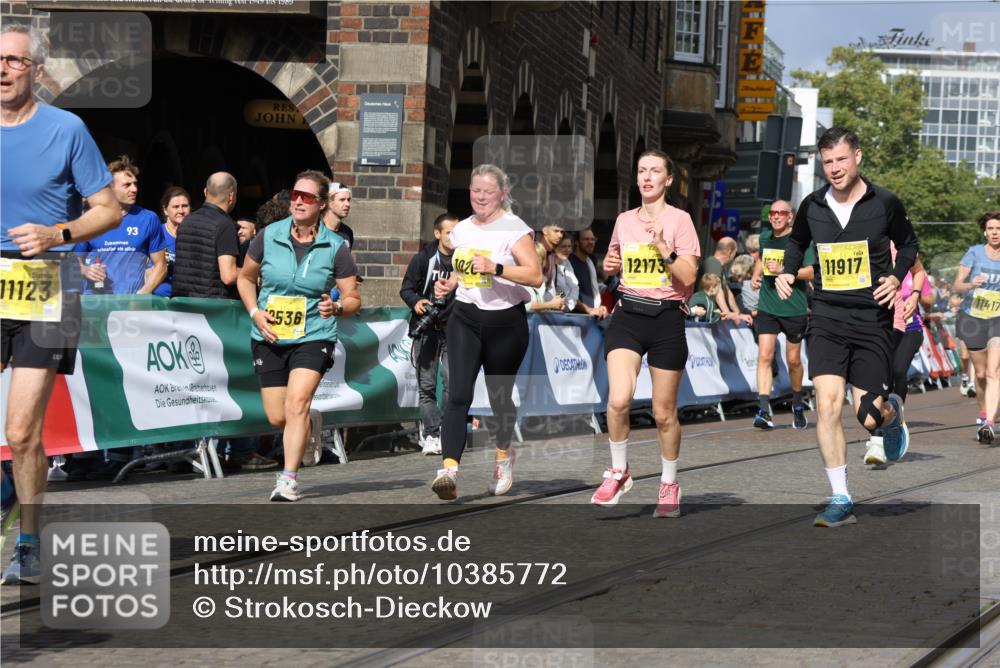 13.09.2026 - 21. swb-Marathon Bremen Strokosch-Dieckow http://msf.ph/oto/10385772 13.09.2026 11:07:29 Ziel 10156, 10360, 10488, 11100, 11246, 11257, 11393, 11439, 11600, 11684, 11696, 11759, 11822, 11823, 12255, 12266, 10138, 10279, 10280, 10363, 10364, 10501, 10505, 10580, 10595, 10907, 10935, 11037, 11223, 11643, 11899, 11924, 11934, 12167, 12168, 12194, 12277, 12307, 12419, 12509 meine-sportfotos.de