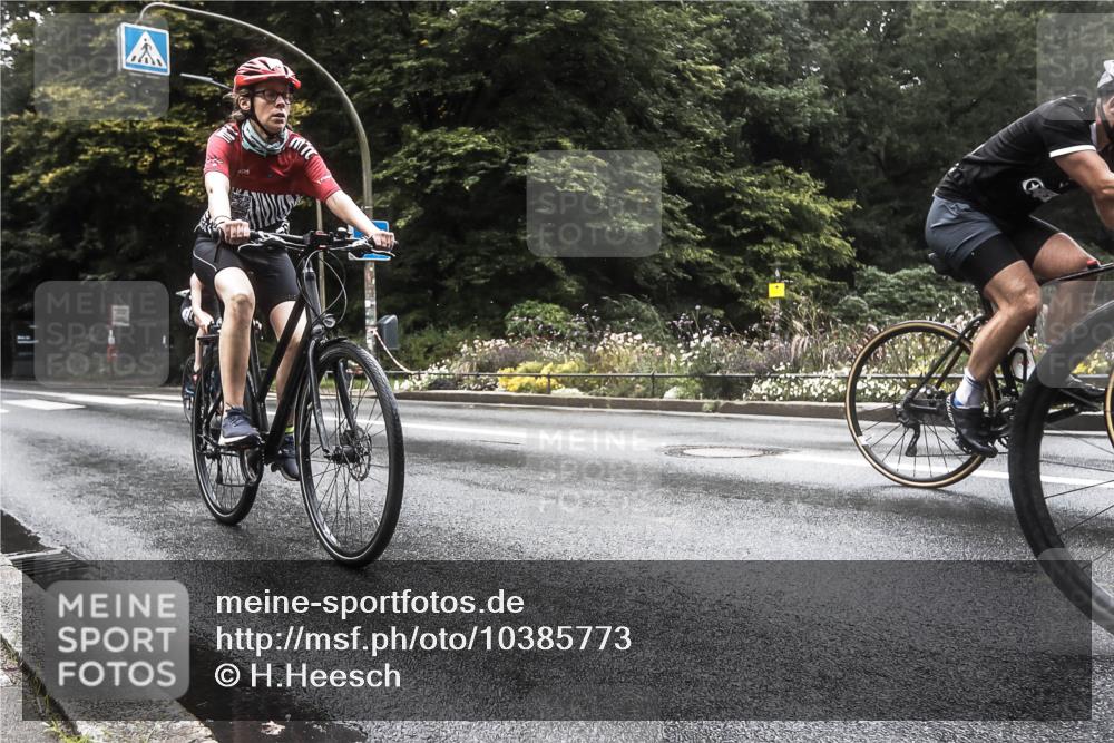 13.09.2026 - Stadtparktriathlon H.Heesch http://msf.ph/oto/10385773 13.09.2026 13:20:39 Radfahren 1293, 1322, 1333, 1401, 1430, 1505 meine-sportfotos.de