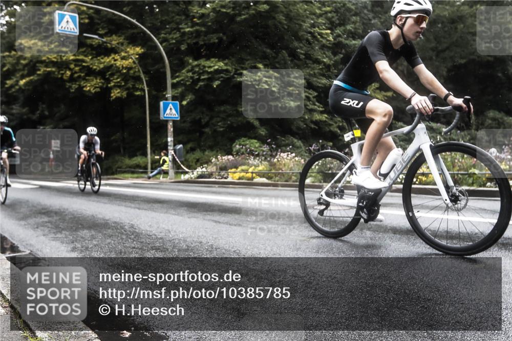 13.09.2026 - Stadtparktriathlon H.Heesch http://msf.ph/oto/10385785 13.09.2026 13:20:49 Radfahren 1377, 1420, 1433, 1444 meine-sportfotos.de