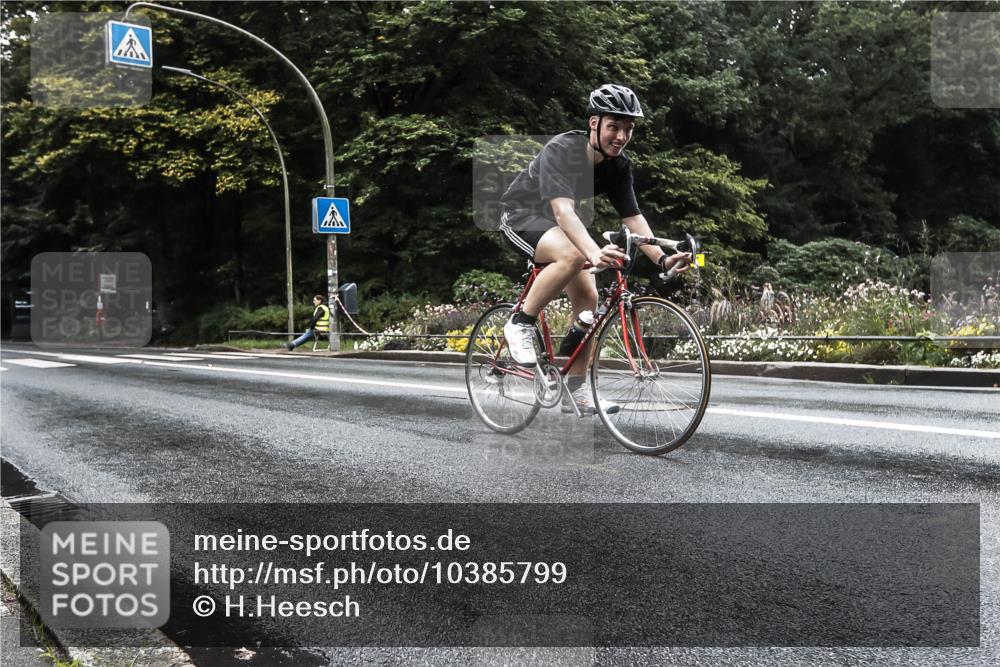 13.09.2026 - Stadtparktriathlon H.Heesch http://msf.ph/oto/10385799 13.09.2026 13:20:55 Radfahren 1346, 1377, 1436 meine-sportfotos.de