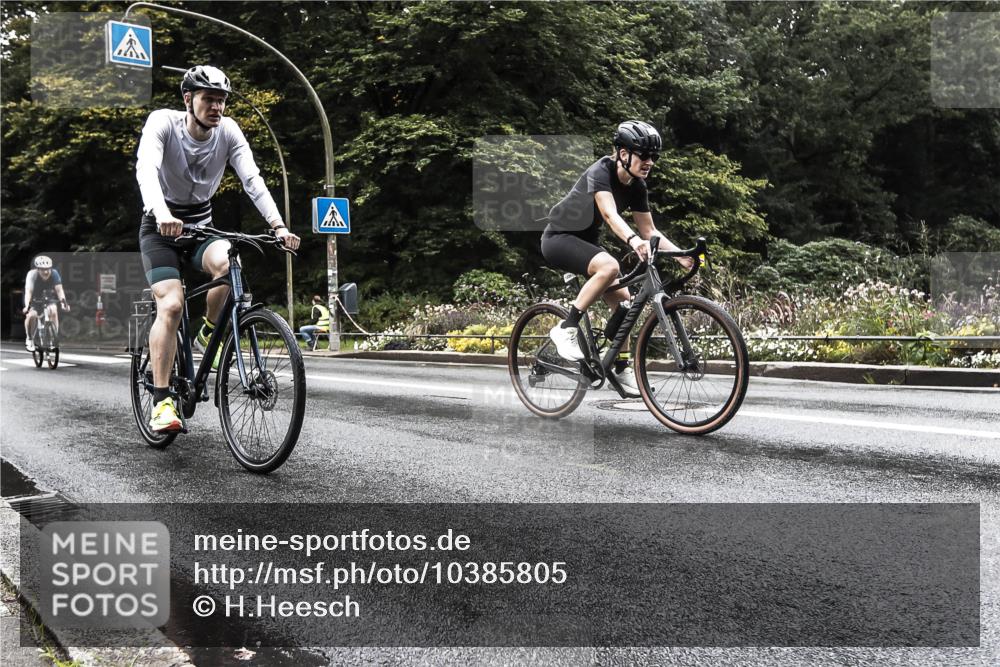 13.09.2026 - Stadtparktriathlon H.Heesch http://msf.ph/oto/10385805 13.09.2026 13:21:02 Radfahren 1218, 1220, 1378, 1402, 1404 meine-sportfotos.de
