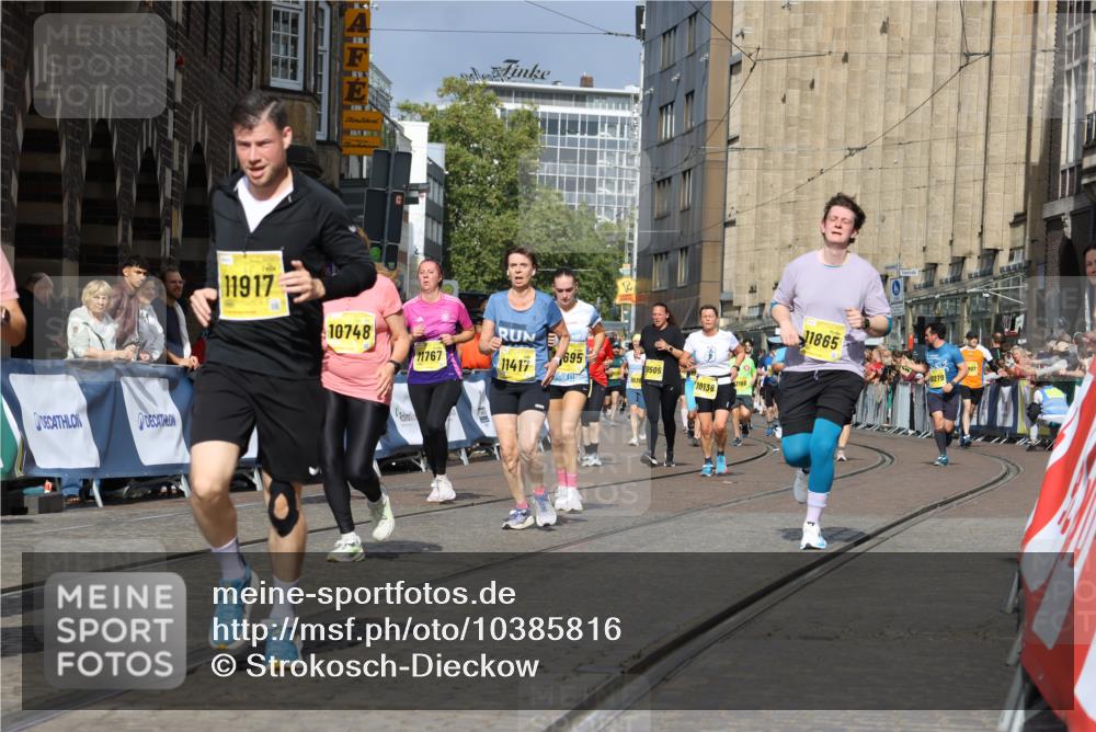 13.09.2026 - 21. swb-Marathon Bremen Strokosch-Dieckow http://msf.ph/oto/10385816 13.09.2026 11:07:30 Ziel 10156, 10360, 10488, 11100, 11123, 11246, 11393, 11439, 11600, 11684, 11696, 11759, 11822, 11823, 12255, 12266, 10138, 10279, 10280, 10363, 10364, 10501, 10505, 10580, 10595, 10830, 10907, 10935, 11037, 11223, 11643, 11899, 11924, 11934, 12097, 12167, 12168, 12194, 12277, 12307, 12419, 12509 meine-sportfotos.de