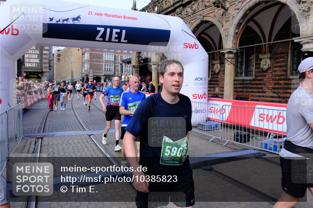 13.09.2026 - 21. swb-Marathon Bremen Tim E. http://msf.ph/oto/10385823 13.09.2026 13:24:02 Ziel 135, 2288, 2485, 2490, 2517, 2560, 2627, 3138, 3642, 3856, 4601, 4671, 5011, 5116, 5231, 5908, 6157, 6332, 6648, 6843, 7216, 7357, 7475, 8051, 8052, 8095, 8290, 8560, 10115, 13197 meine-sportfotos.de