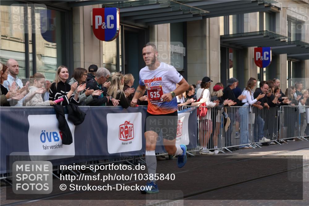 13.09.2026 - 21. swb-Marathon Bremen Strokosch-Dieckow http://msf.ph/oto/10385840 13.09.2026 12:52:44 Ziel 417, 2100, 2585, 7650, 8077, 9522, 525, 553, 7244, 7768, 8729 meine-sportfotos.de