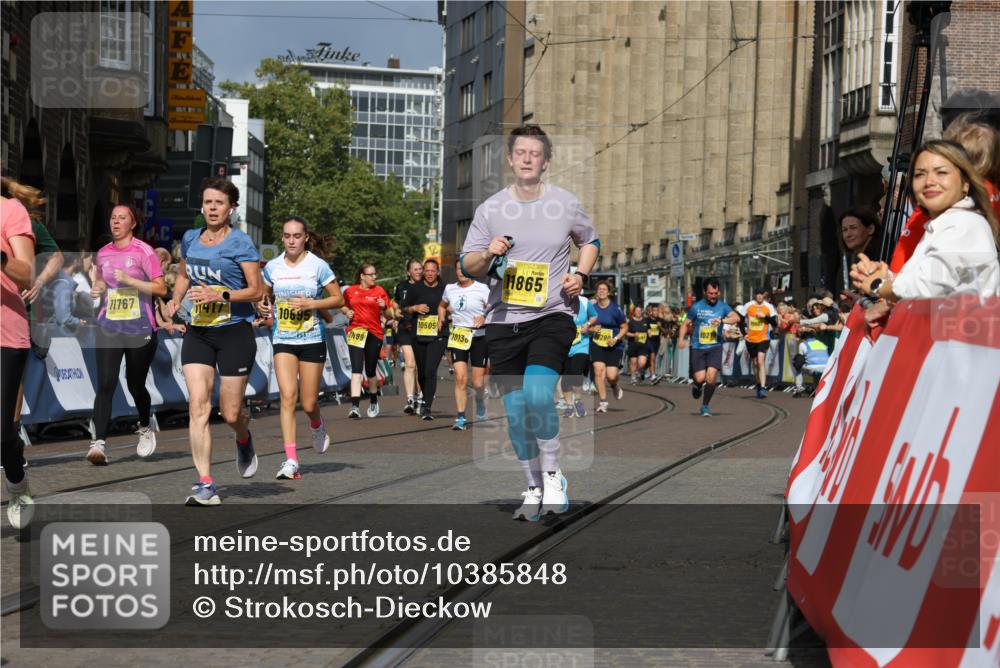 13.09.2026 - 21. swb-Marathon Bremen Strokosch-Dieckow http://msf.ph/oto/10385848 13.09.2026 11:07:32 Ziel 10156, 10205, 10360, 10488, 11100, 11123, 11246, 11393, 11439, 11600, 11684, 11696, 11759, 11822, 11823, 11917, 12020, 12173, 12255, 12266, 12536, 10279, 10280, 10363, 10364, 10505, 10580, 10595, 10661, 10830, 10871, 10907, 10935, 11037, 11223, 11515, 11643, 11899, 11924, 11934, 12097, 12167, 12168, 12194, 12307, 12419, 12509 meine-sportfotos.de