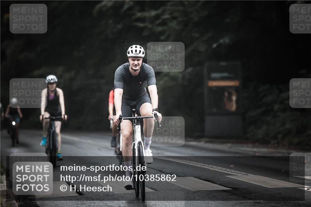 13.09.2026 - Stadtparktriathlon H.Heesch http://msf.ph/oto/10385862 13.09.2026 12:39:45 Radfahren 1118, 1127, 1151, 1263, 1268, 1272 meine-sportfotos.de