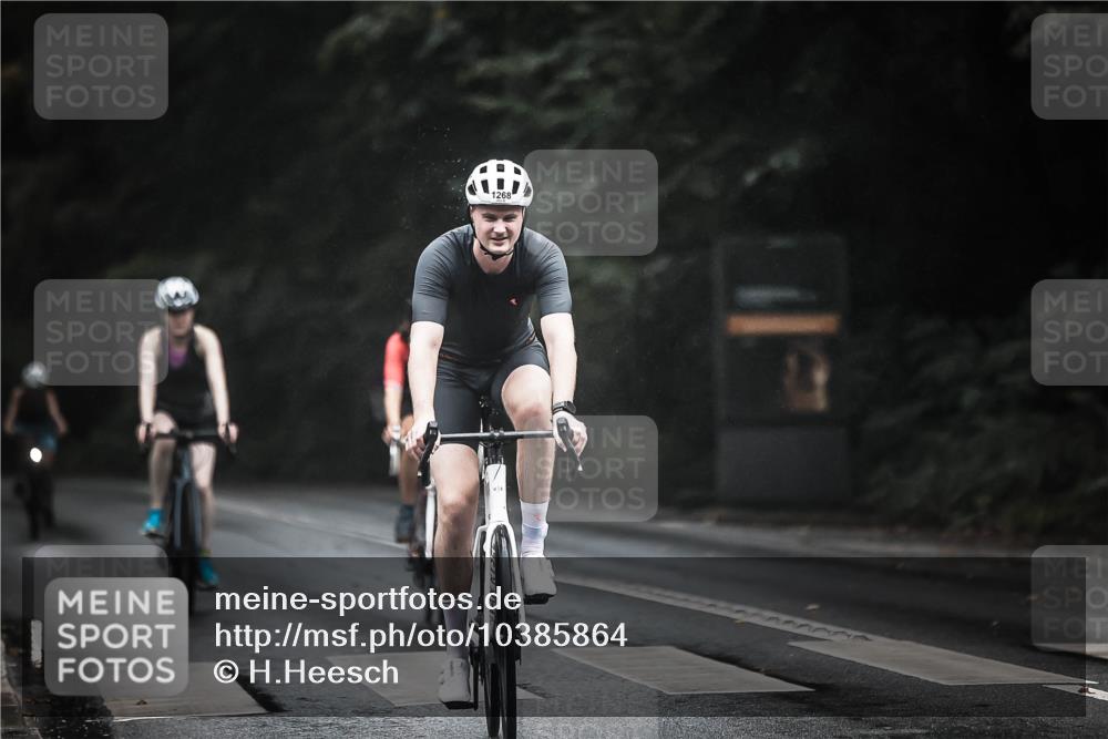 13.09.2026 - Stadtparktriathlon H.Heesch http://msf.ph/oto/10385864 13.09.2026 12:39:45 Radfahren 1118, 1127, 1151, 1263, 1268, 1272 meine-sportfotos.de