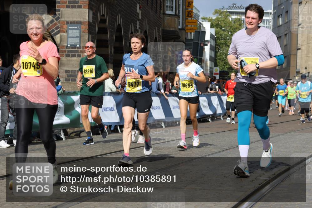 13.09.2026 - 21. swb-Marathon Bremen Strokosch-Dieckow http://msf.ph/oto/10385891 13.09.2026 11:07:33 Ziel 10156, 10205, 10360, 10488, 10748, 11100, 11123, 11246, 11393, 11439, 11600, 11684, 11696, 11759, 11822, 11823, 11917, 12020, 12173, 12255, 12266, 12536, 10363, 10364, 10580, 10595, 10661, 10830, 10871, 10907, 10935, 10937, 11037, 11223, 11515, 11643, 11924, 11934, 12097, 12167, 12168, 12194, 12307, 12509 meine-sportfotos.de