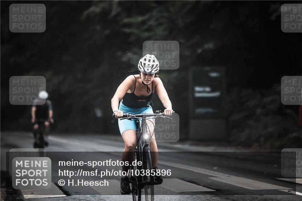 13.09.2026 - Stadtparktriathlon H.Heesch http://msf.ph/oto/10385896 13.09.2026 12:39:51 Radfahren 1151, 1263, 1268, 1272, 1297 meine-sportfotos.de