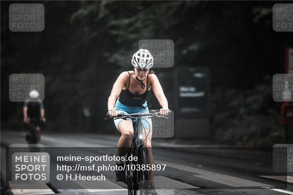 13.09.2026 - Stadtparktriathlon H.Heesch http://msf.ph/oto/10385897 13.09.2026 12:39:51 Radfahren 1151, 1263, 1268, 1272, 1297 meine-sportfotos.de
