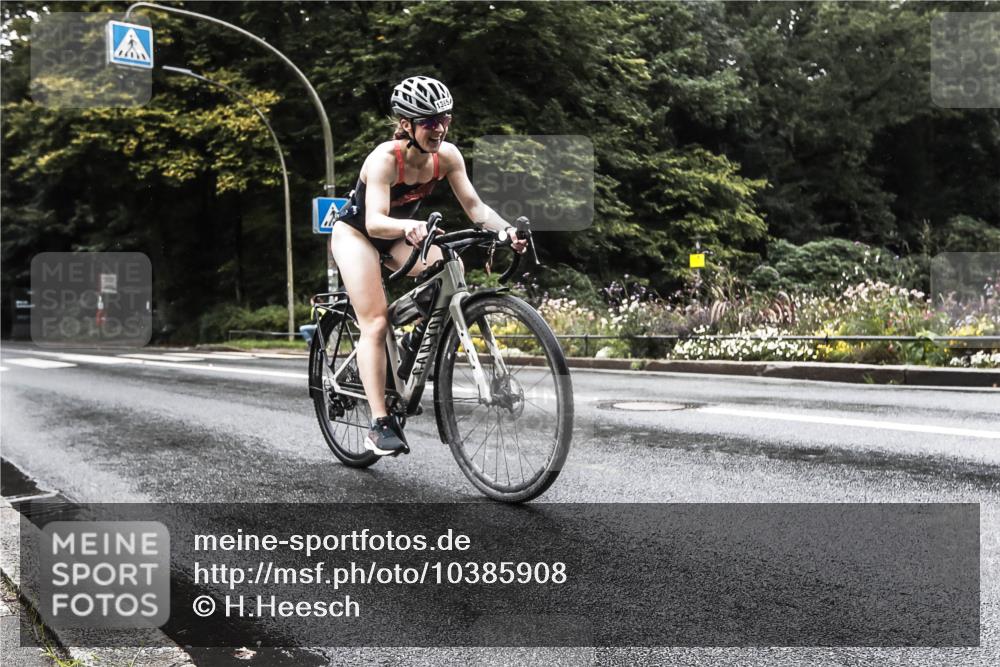 13.09.2026 - Stadtparktriathlon H.Heesch http://msf.ph/oto/10385908 13.09.2026 13:21:52 Radfahren 1385, 1406, 1453 meine-sportfotos.de