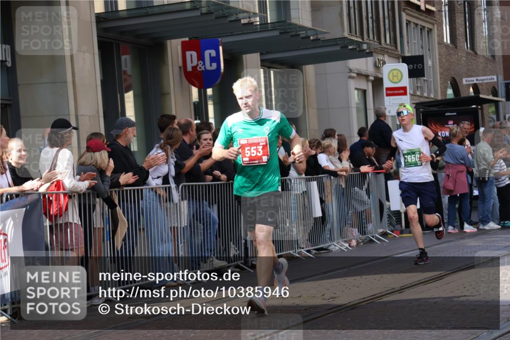 13.09.2026 - 21. swb-Marathon Bremen Strokosch-Dieckow http://msf.ph/oto/10385946 13.09.2026 12:52:54 Ziel 2585, 2670, 7650, 8081, 417, 553, 2100, 7244, 8077, 8729, 9522 meine-sportfotos.de