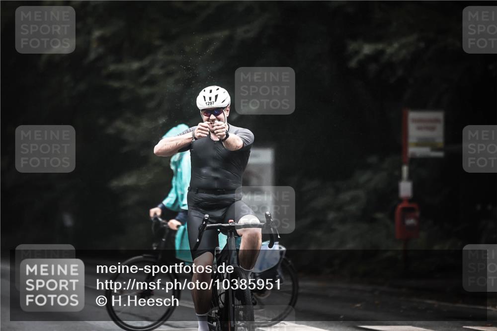 13.09.2026 - Stadtparktriathlon H.Heesch http://msf.ph/oto/10385951 13.09.2026 12:39:54 Radfahren 1069, 1151, 1297 meine-sportfotos.de