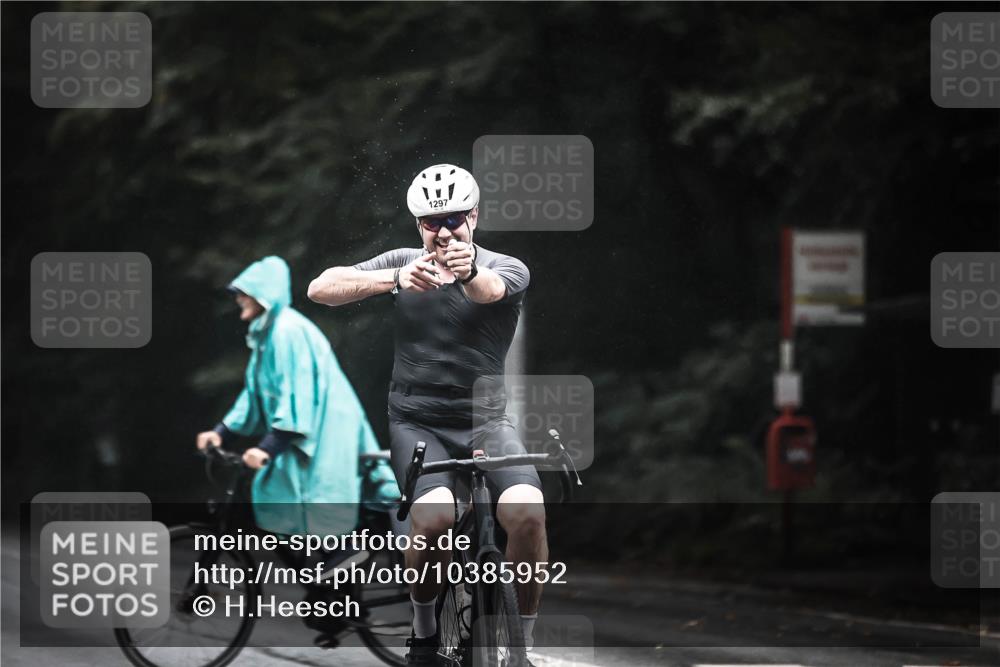 13.09.2026 - Stadtparktriathlon H.Heesch http://msf.ph/oto/10385952 13.09.2026 12:39:54 Radfahren 1069, 1151, 1297 meine-sportfotos.de
