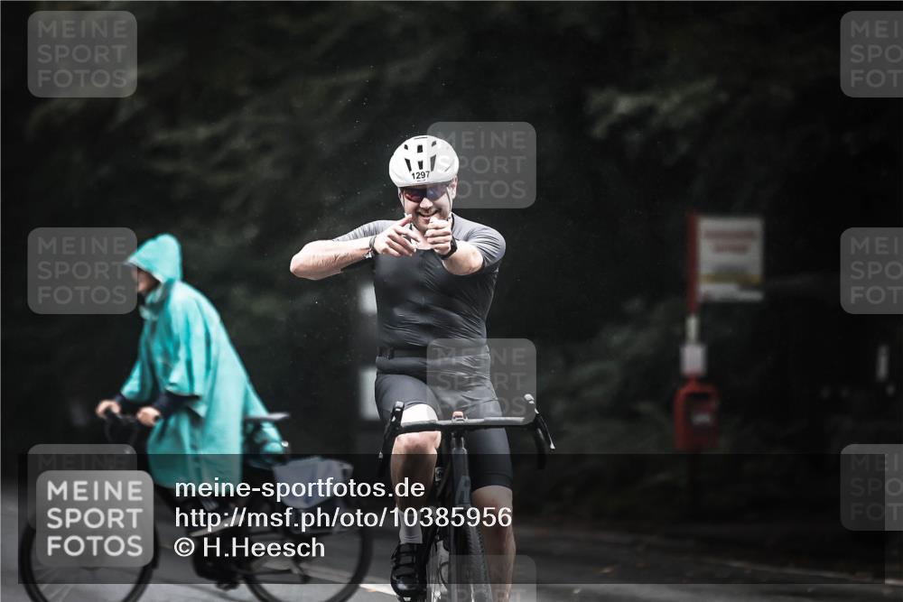 13.09.2026 - Stadtparktriathlon H.Heesch http://msf.ph/oto/10385956 13.09.2026 12:39:54 Radfahren 1069, 1151, 1297 meine-sportfotos.de