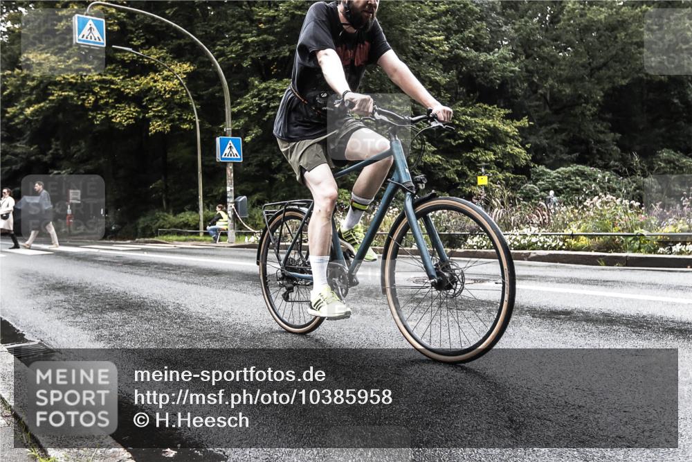 13.09.2026 - Stadtparktriathlon H.Heesch http://msf.ph/oto/10385958 13.09.2026 13:22:24 Radfahren 1195 meine-sportfotos.de