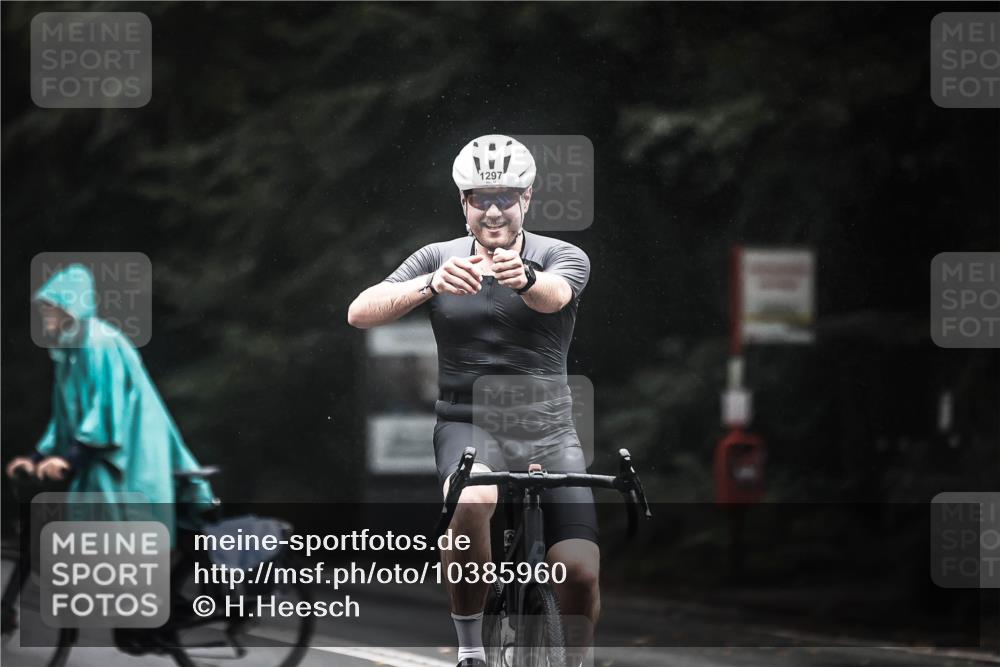 13.09.2026 - Stadtparktriathlon H.Heesch http://msf.ph/oto/10385960 13.09.2026 12:39:54 Radfahren 1069, 1151, 1297 meine-sportfotos.de