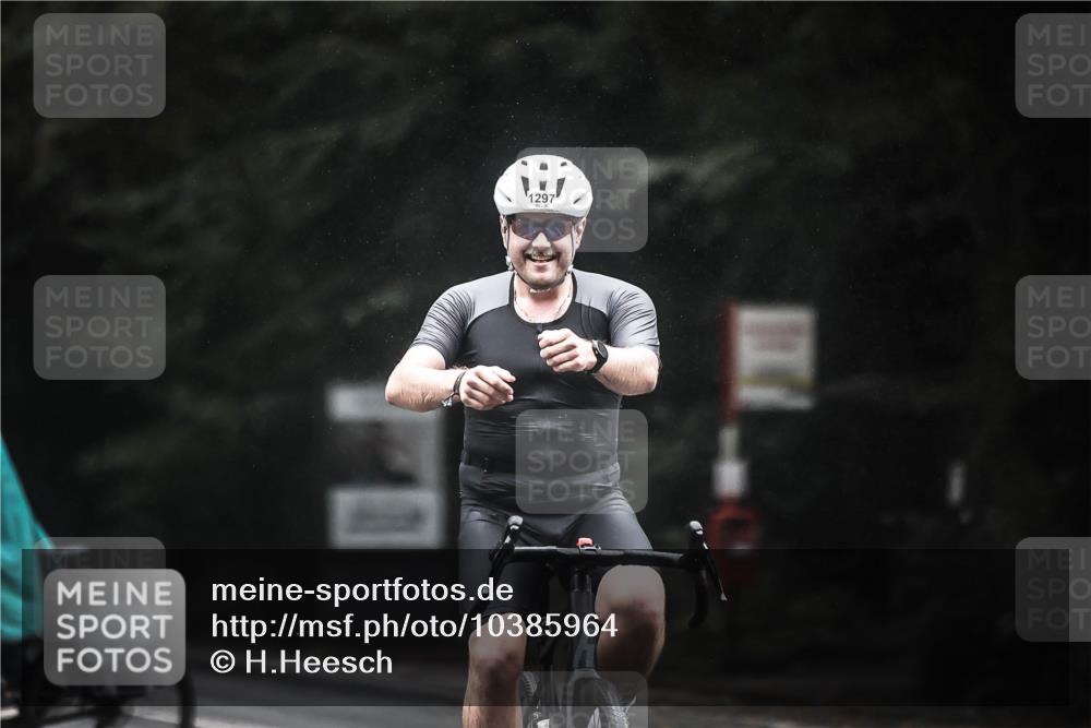13.09.2026 - Stadtparktriathlon H.Heesch http://msf.ph/oto/10385964 13.09.2026 12:39:54 Radfahren 1069, 1151, 1297 meine-sportfotos.de