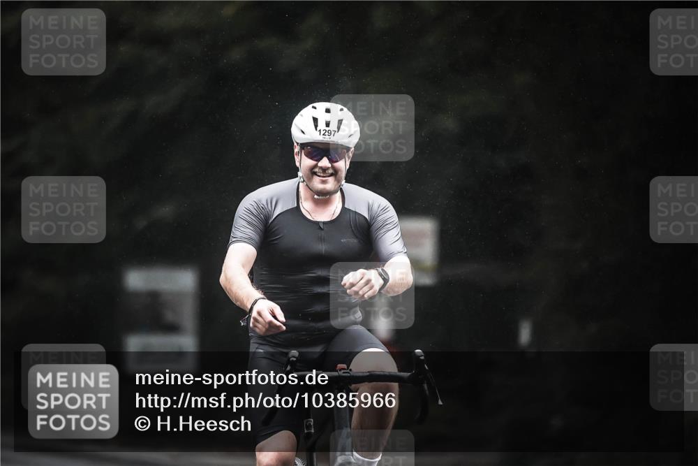 13.09.2026 - Stadtparktriathlon H.Heesch http://msf.ph/oto/10385966 13.09.2026 12:39:55 Radfahren 1069, 1151, 1297 meine-sportfotos.de