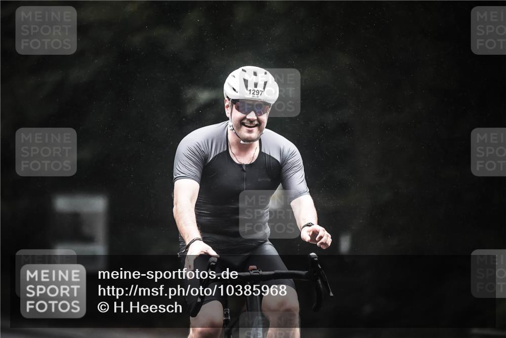 13.09.2026 - Stadtparktriathlon H.Heesch http://msf.ph/oto/10385968 13.09.2026 12:39:55 Radfahren 1069, 1151, 1297 meine-sportfotos.de