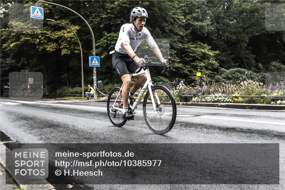 13.09.2026 - Stadtparktriathlon H.Heesch http://msf.ph/oto/10385977 13.09.2026 13:22:58 Radfahren 1310, 1510 meine-sportfotos.de