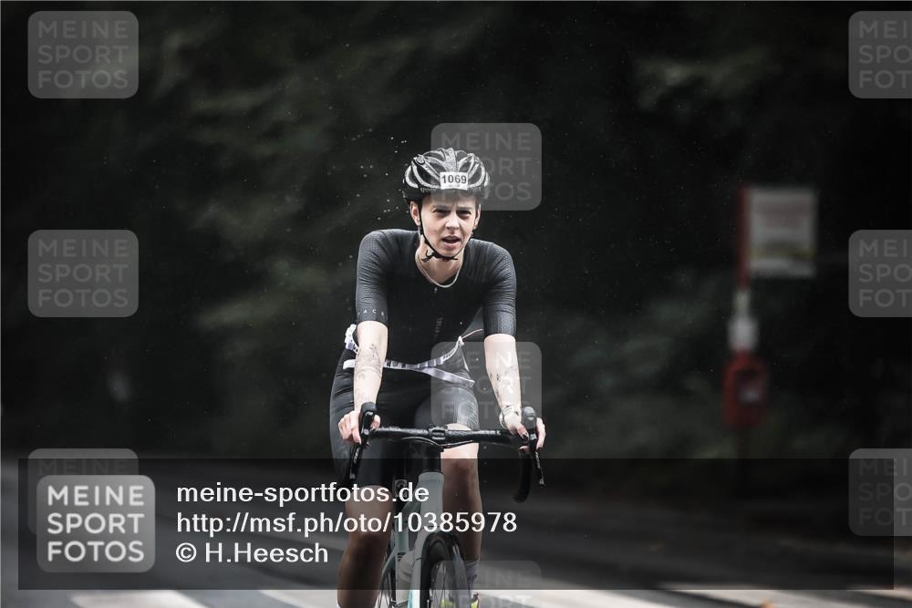 13.09.2026 - Stadtparktriathlon H.Heesch http://msf.ph/oto/10385978 13.09.2026 12:40:00 Radfahren 1069, 1217, 1297 meine-sportfotos.de