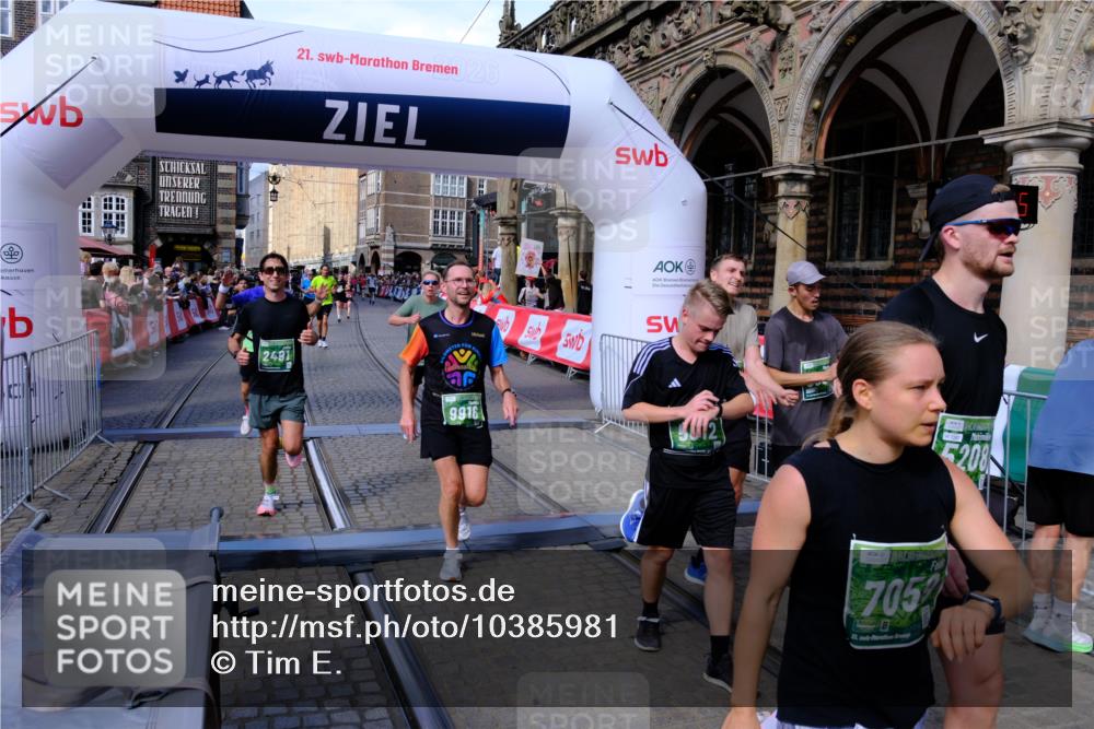 13.09.2026 - 21. swb-Marathon Bremen Tim E. http://msf.ph/oto/10385981 13.09.2026 13:24:37 Ziel 776, 909, 1250, 2295, 2491, 4000, 4559, 5012, 5208, 5481, 5668, 5669, 5928, 5929, 6080, 6105, 7059, 7069, 7081, 7156, 8082, 8415, 8784, 9087, 9573, 9676, 9916 meine-sportfotos.de