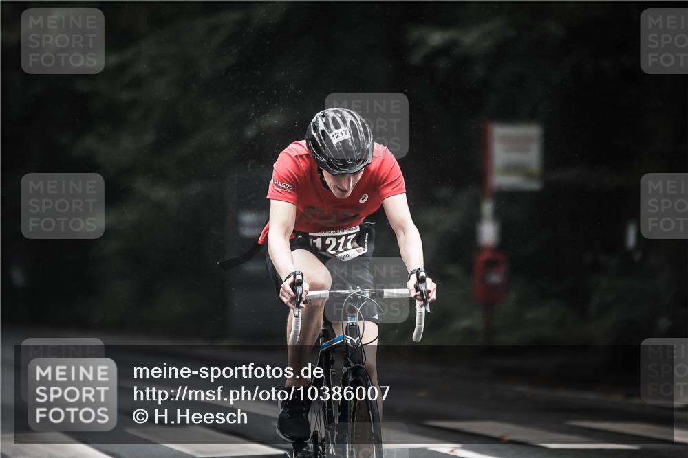 13.09.2026 - Stadtparktriathlon H.Heesch http://msf.ph/oto/10386007 13.09.2026 12:40:03 Radfahren 1069, 1217 meine-sportfotos.de
