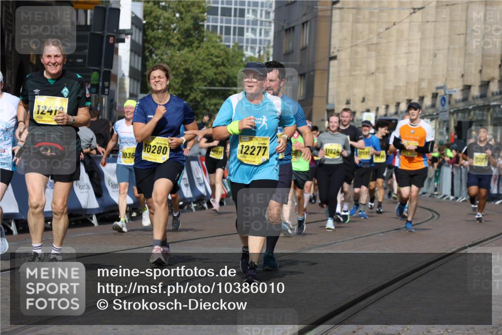 13.09.2026 - 21. swb-Marathon Bremen Strokosch-Dieckow http://msf.ph/oto/10386010 13.09.2026 11:07:39 Ziel 10205, 10488, 10695, 10748, 11100, 11123, 11246, 11393, 11417, 11600, 11696, 11759, 11767, 11822, 11823, 11865, 11917, 12020, 12173, 12210, 12255, 12266, 12536, 10595, 10660, 10661, 10674, 10830, 10871, 10937, 11037, 11515, 12024, 12097, 12194, 12307, 12511, 12512 meine-sportfotos.de
